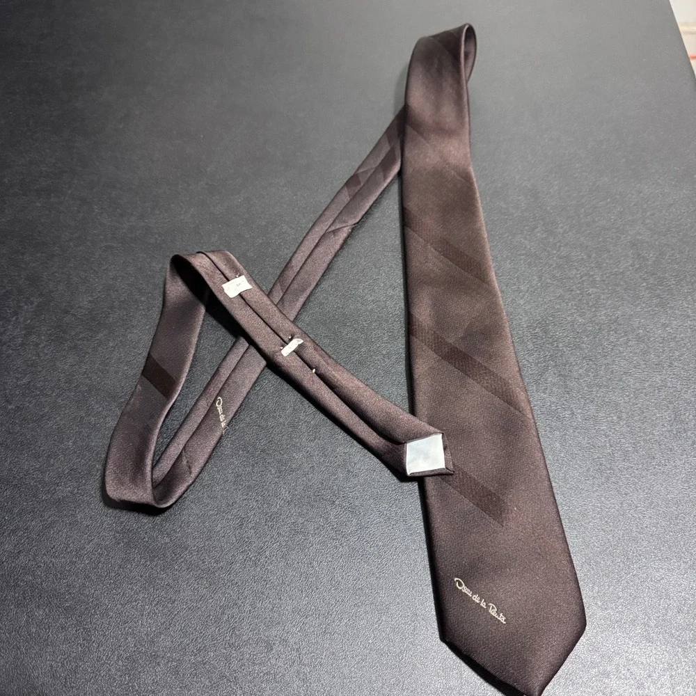 Oscar de la Renta Necktie Mens OS Brown Tonal Stripe Silk Classic Formal Tie